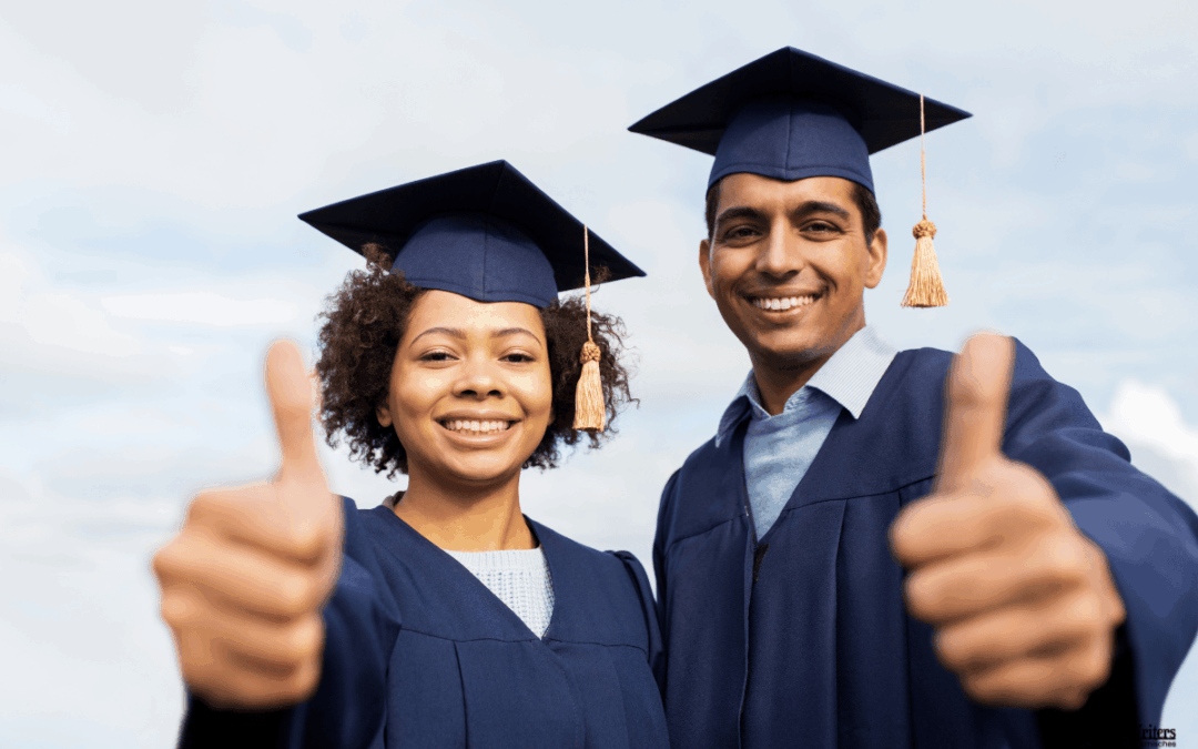 Ghostwriter Medizin Dissertation. Personen zeigen den Daumen hoch