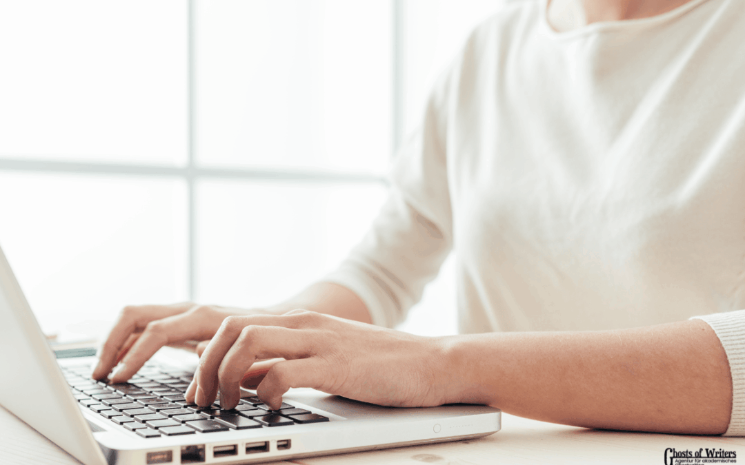 Ghostwriter Medizin. Person ist am schreiben
